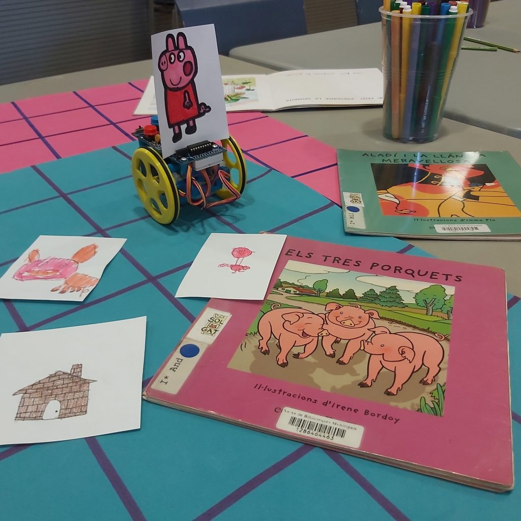 Expliquem contes amb robòtica | © Biblioteques de Granollers