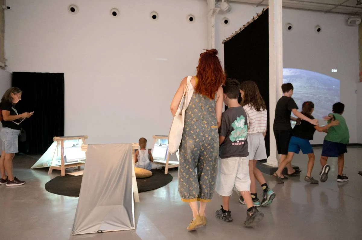 Instal·lació artística participativa "De viu en viu" de Roc Parés | © Toni Torrillas - Roca Umbert Fàbrica de les Arts