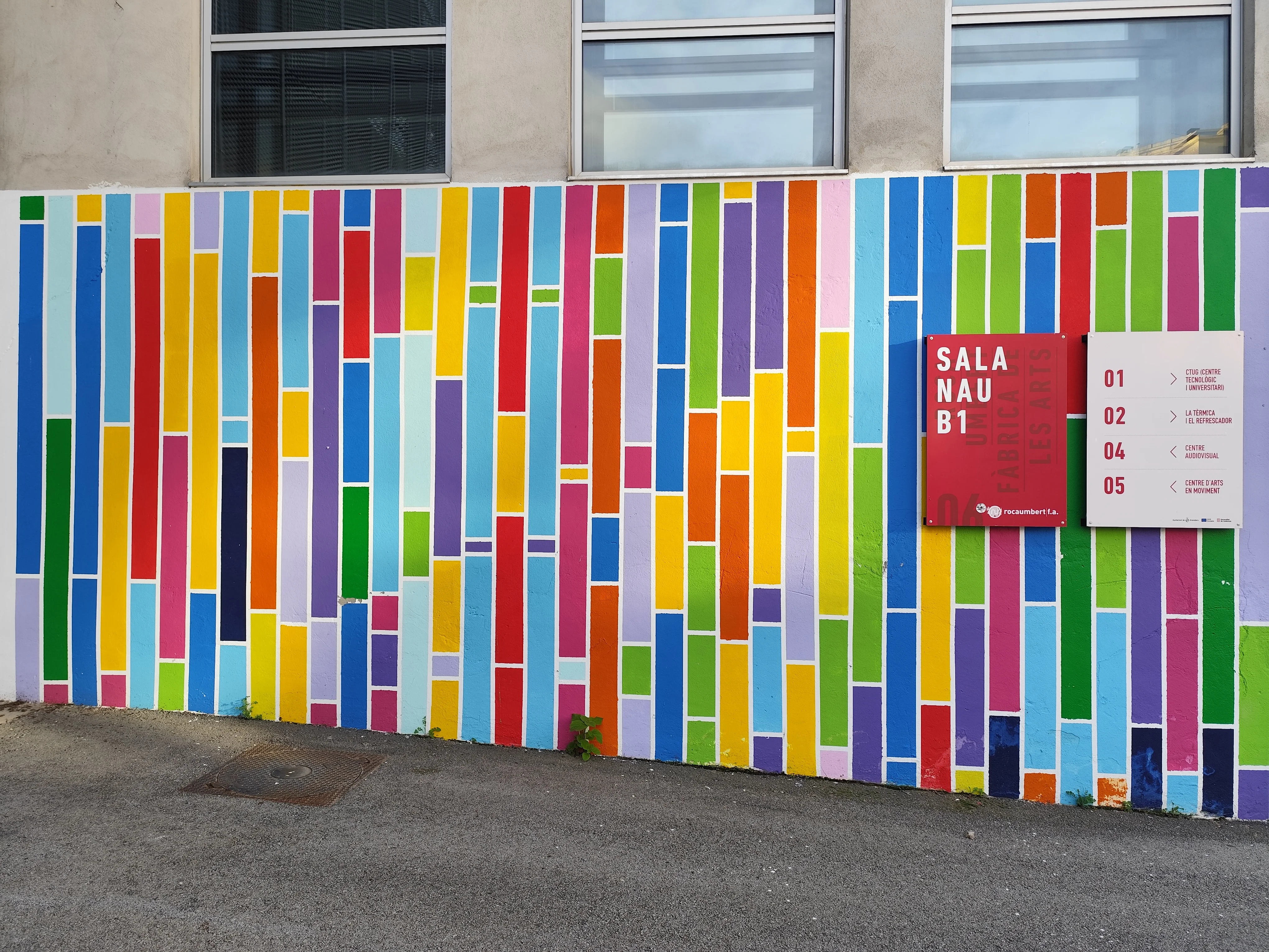 Mural de The Generative Art Museum a Roca Umbert | © Roca Umbert Fàbrica de les Arts