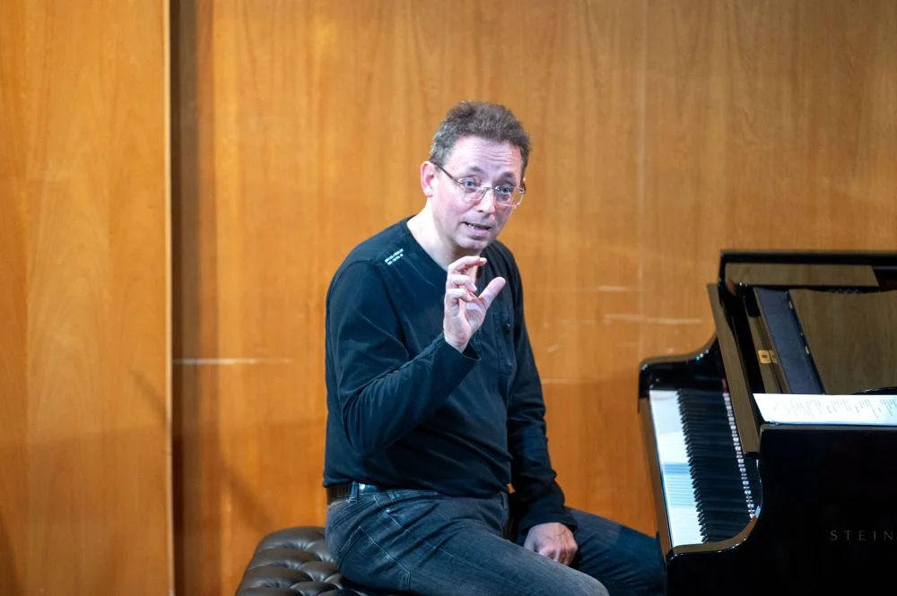 Emissió del concert “Empúries” dins de l’espectacle “Piano a quatre mans Ruera” interpretat pels pianistes Jordi Masó i Albert Giménez