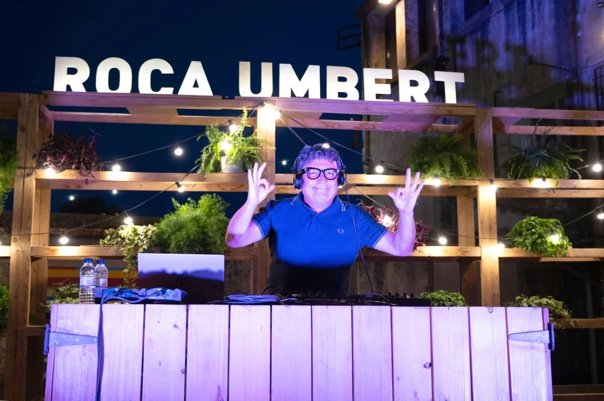 2a setmana d'Obert x vacances: DJ Lola Van | © Toni Torrillas - Roca Umbert Fàbrica de les Arts
