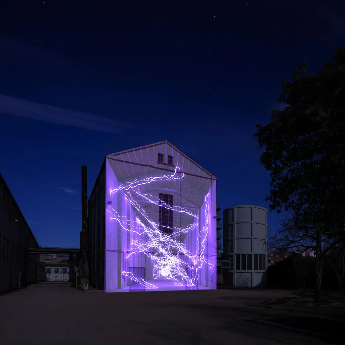 Mapatge a l'exterior de la Tèrmica | © Roca Umbert Fàbrica de les Arts