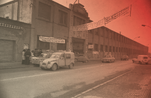 Pancartes al carrer Prat de la Riba antic carrer de la Victoria