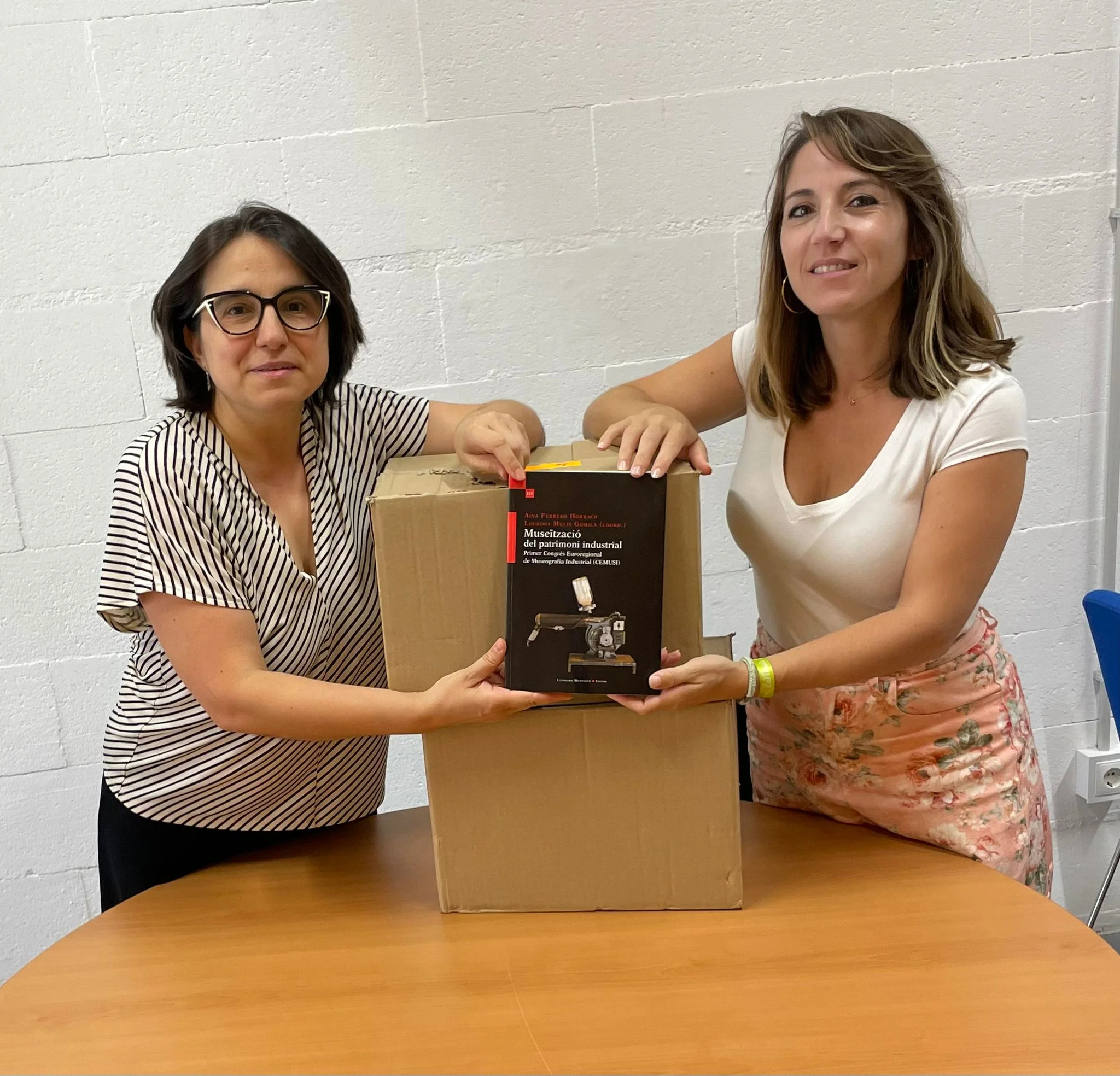 Roca Umbert rep les actes del congrés CEMUSI, que es distribuiran al juliol a Vilanova i la Geltrú